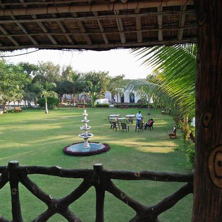 Royal Club & Resort アーメダバード エクステリア 写真
