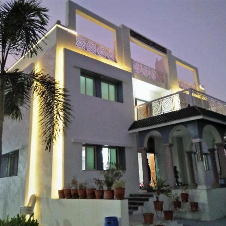 Royal Club & Resort アーメダバード エクステリア 写真