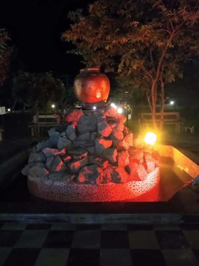 Royal Club & Resort アーメダバード エクステリア 写真